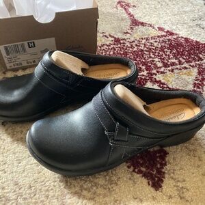 Clarks black Angie Mist clog